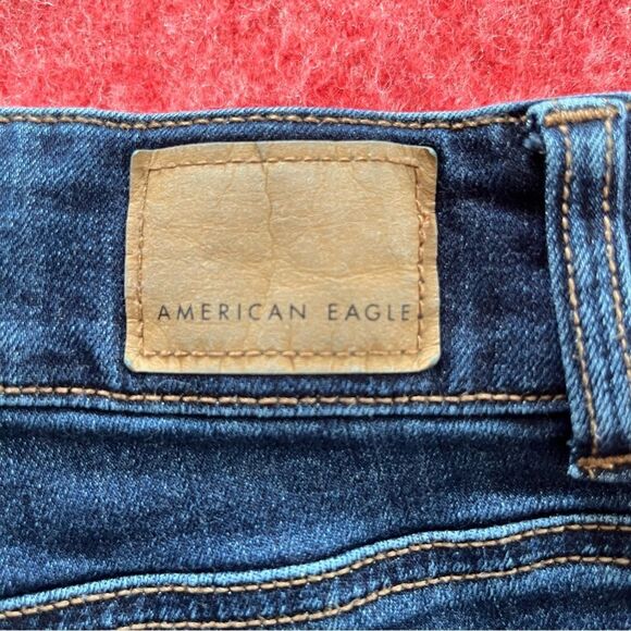 American Eagle Dark Wash Super Stretch Hi-Rise Artist Flare Denim Short Jeans - Picture 13 of 14